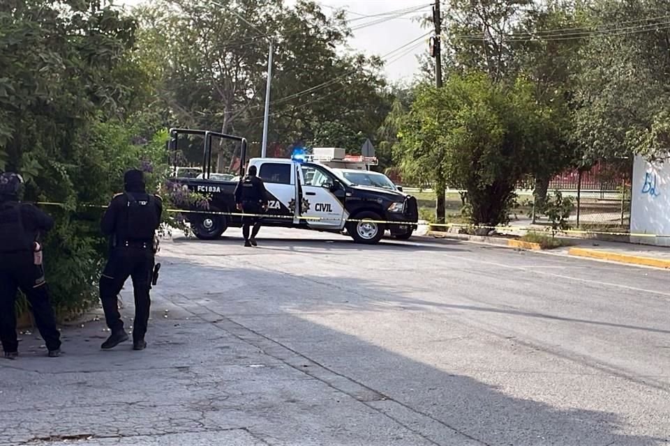Alrededor de las 05:00 horas se dio el despliegue policial en la plaza del Barrio Santa Isabel, en la calle Rábida, entre Canal Medular y Nueva Andalucía, en Ciudad Solidaridad.