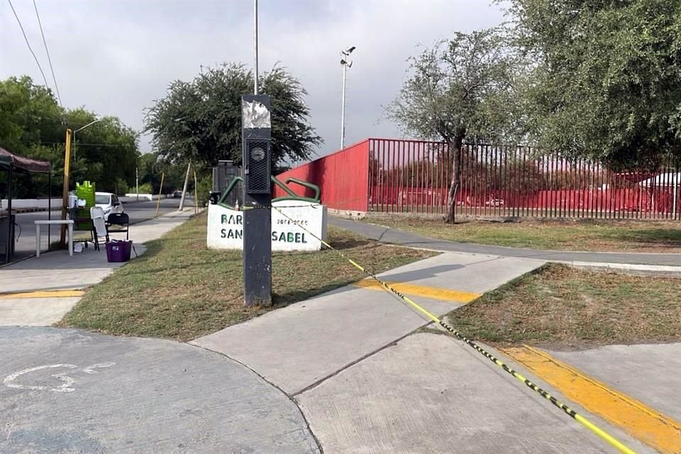 Elementos de Fuerza Civil fueron los primeros en llegar al sitio, acordonando la zona para resguardar posibles indicios.