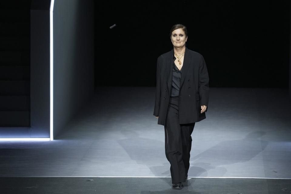 Maria Grazia Chiuri abandonó Dior tras 9 años como directora creativa, marcando una era feminista que redefinió la identidad de la maison.