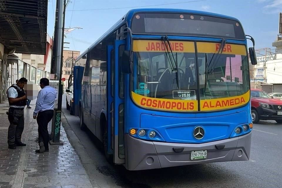 En ese sitio, personal del Operativo Transporte Seguro fue alertado por el chofer de un camión de la Ruta 88 Cosmópolis, quien les pidió su intervención.