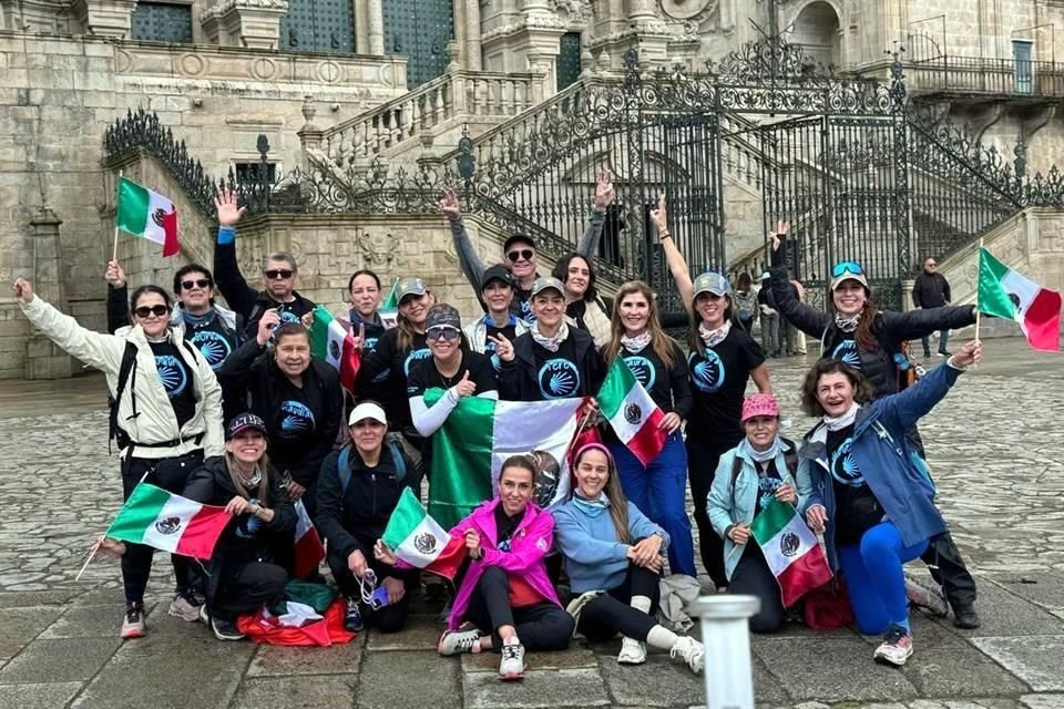 Las vecinas junto con el grupo recorrieron 120 kilómetros en 6 días