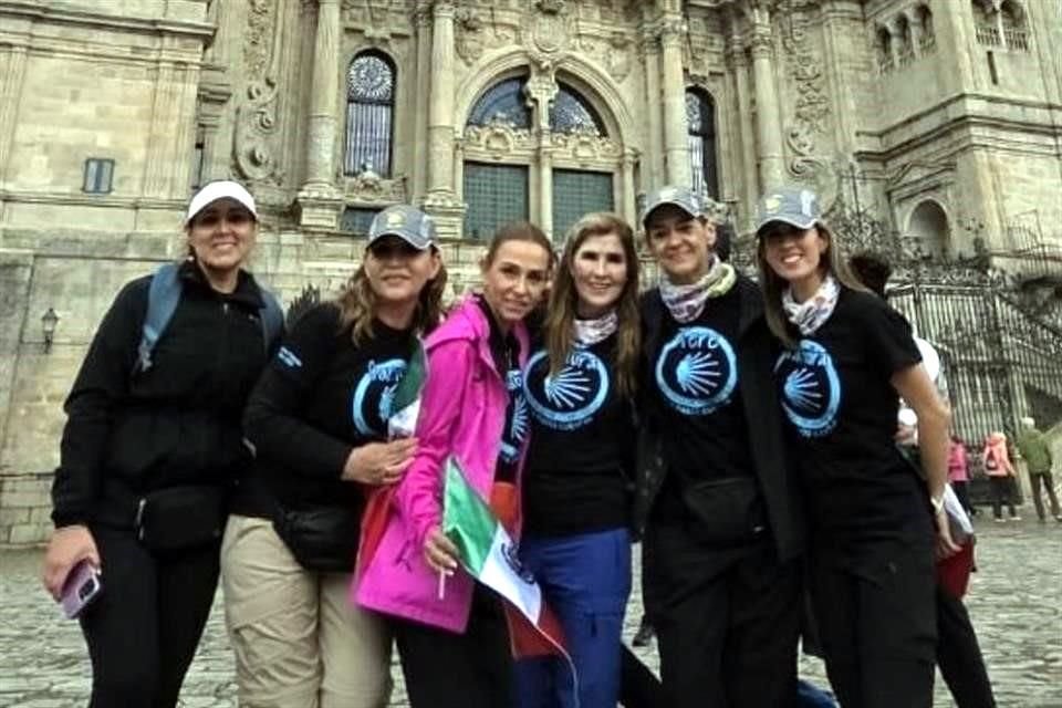 Jessica Karina Pérez Núñez, Carmen Milán de Ogazón, Gabriela Flores de Siller, Laura González de Cancino, Tere Elizondo de Zúñiga y Sandra Guerra Raigosa
