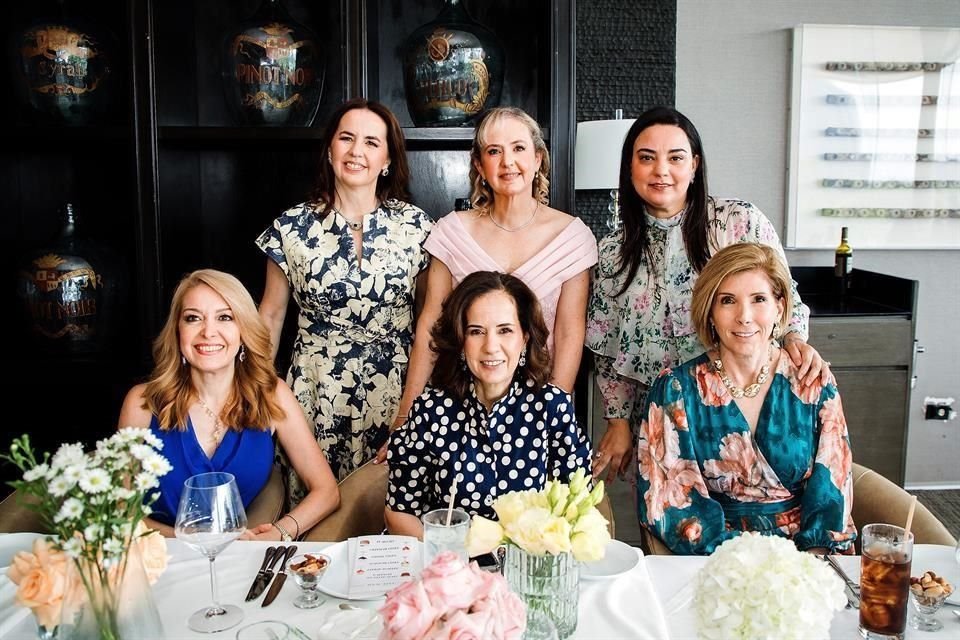 Jeannette Ravizé de Santos, Lucía Ravizé de Morales, Lissette Villarreal de Ravizé, Alicia Lozano de Ravizé, Luly Ravizé de Montaño y Alicia Quintanilla de Ravizé
