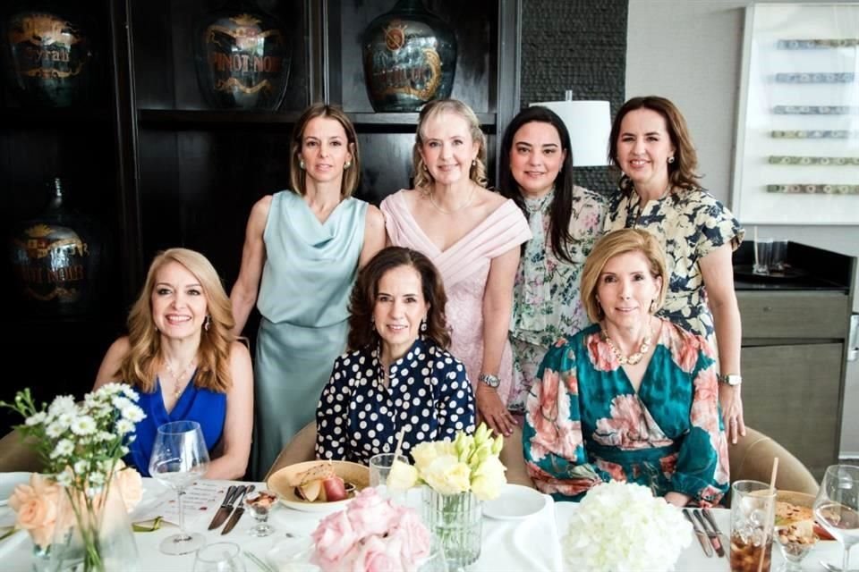 Irma Ravizé de Maldonado, Lucía Ravizé de Morales, Lissette Villarreal de Ravizé, Jeannette Ravizé de Santos, Alicia Lozano de Ravizé, Luly Ravizé de Montaño y Alicia Quintanilla de Ravizé