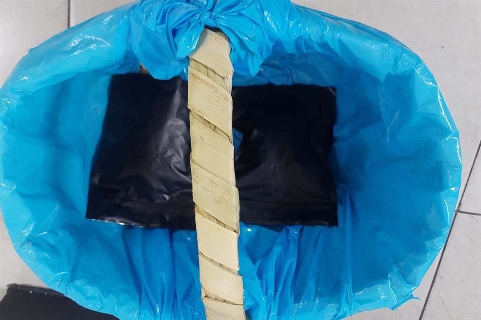 'Los uniformados aseguraron una canasta de tacos que contenía 11 bolsitas con una hierba verde y seca, con las características de la marihuana', informó la SSC.