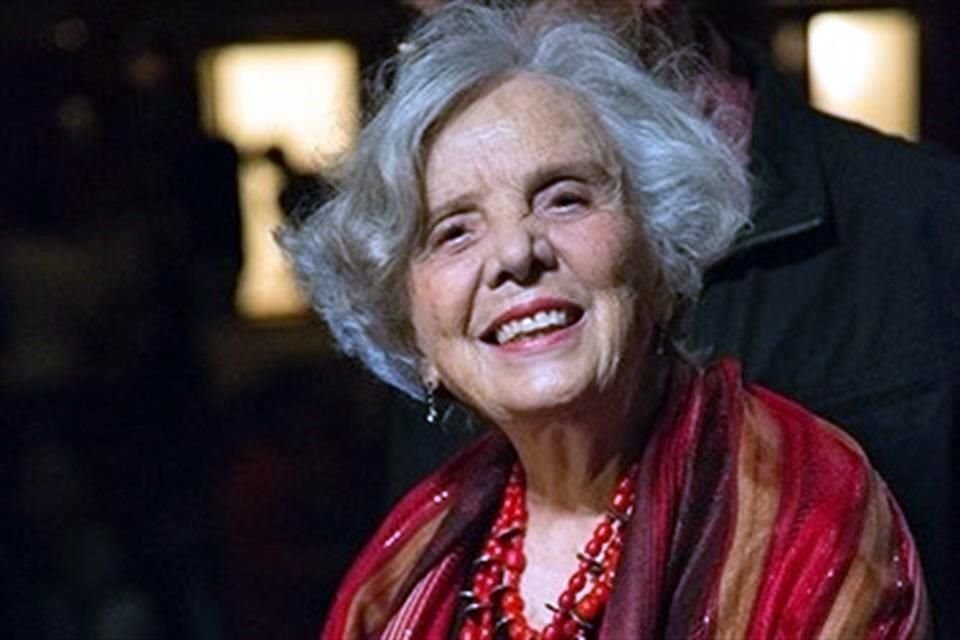 La escritora hizo entrega del Premio Ventosa-Arrufat y Fundación Elena Poniatowska Amor.