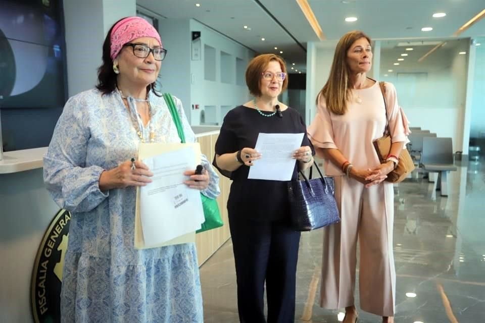 Las activistas acudieron a las oficinas de la Fiscalía Especializada en Delitos Electorales para interponer la denuncia en contra del Gobernador, Samuel García.