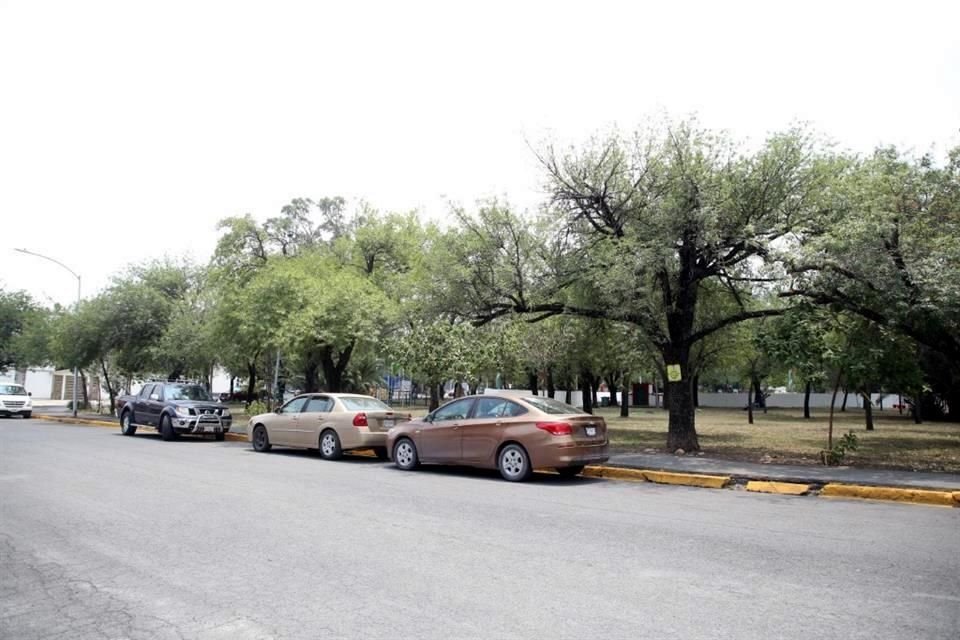 Ante el incremento de robos, vecinos del segundo sector piden reinstalar la unidad cazadora en el Parque de los Caramelos.
