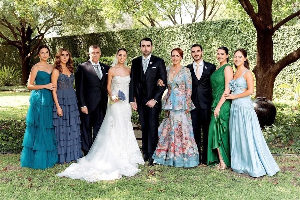 Verónica Díaz Peschard, Catalina Salmón, Miguel Díaz Etienne, LOS NOVIOS, Mónica Betancourt, Daniel Salmón, Cecilia Díaz Peschard y Gabriela Salmón