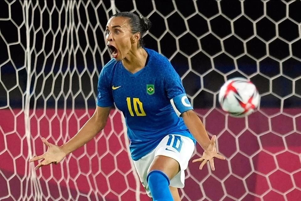 Marta celebra un gol durante un partido en los Juegos Olímpicos de 2020.