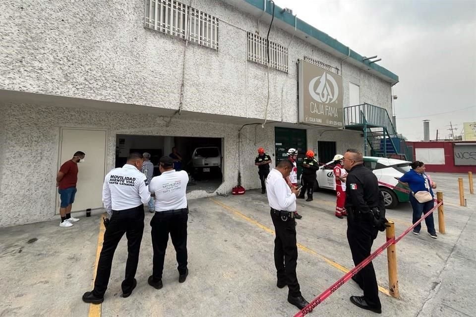En el sitio atendieron a tres personas con lesiones no graves.