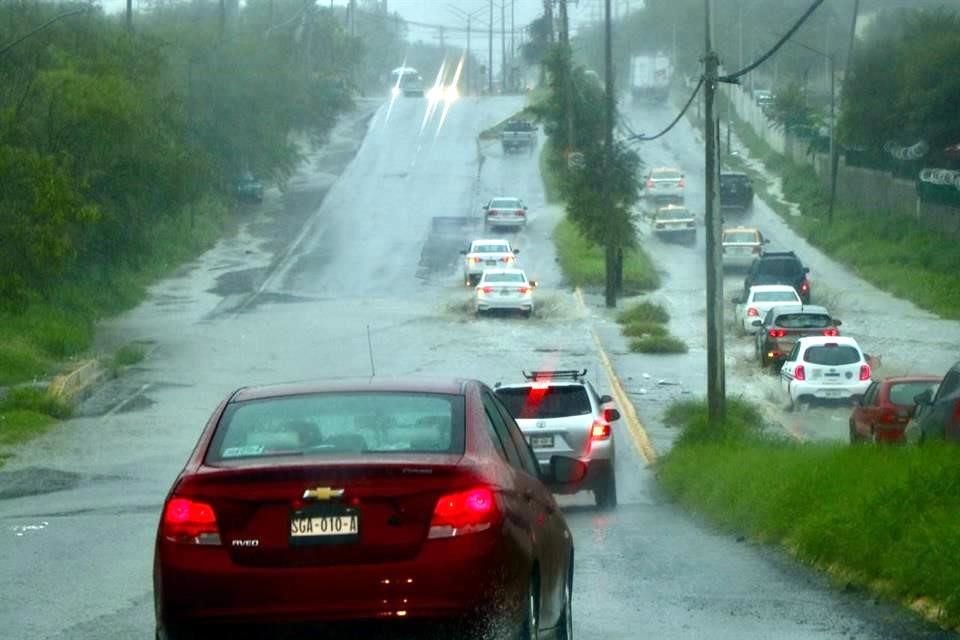 Revive la lluvia cauces ...y trastoca a la ciudad