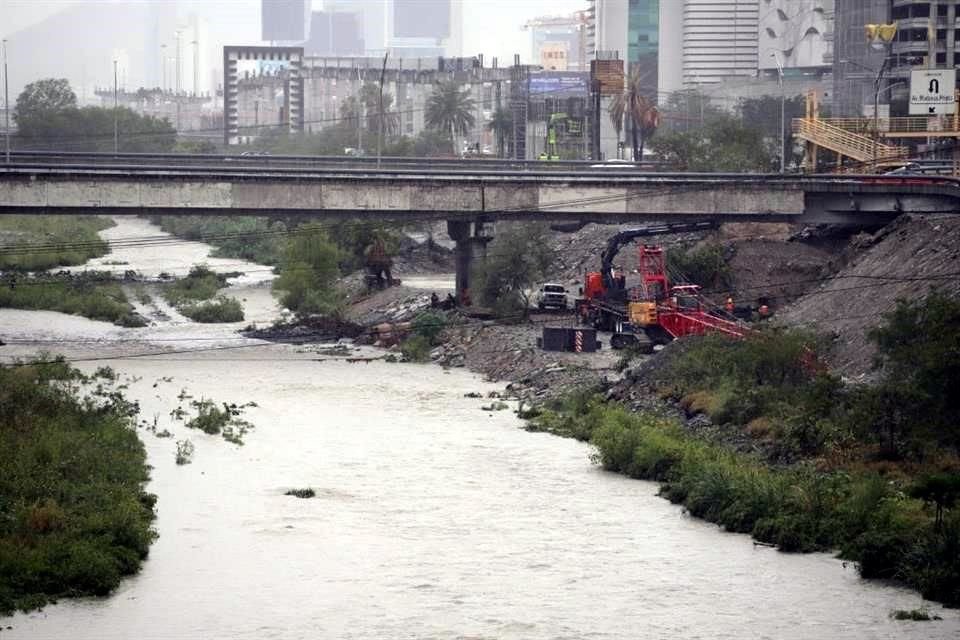 El nivel del agua en el cauce del Río Santa registró un 30 por ciento de su capacidad, según Protección Civil.