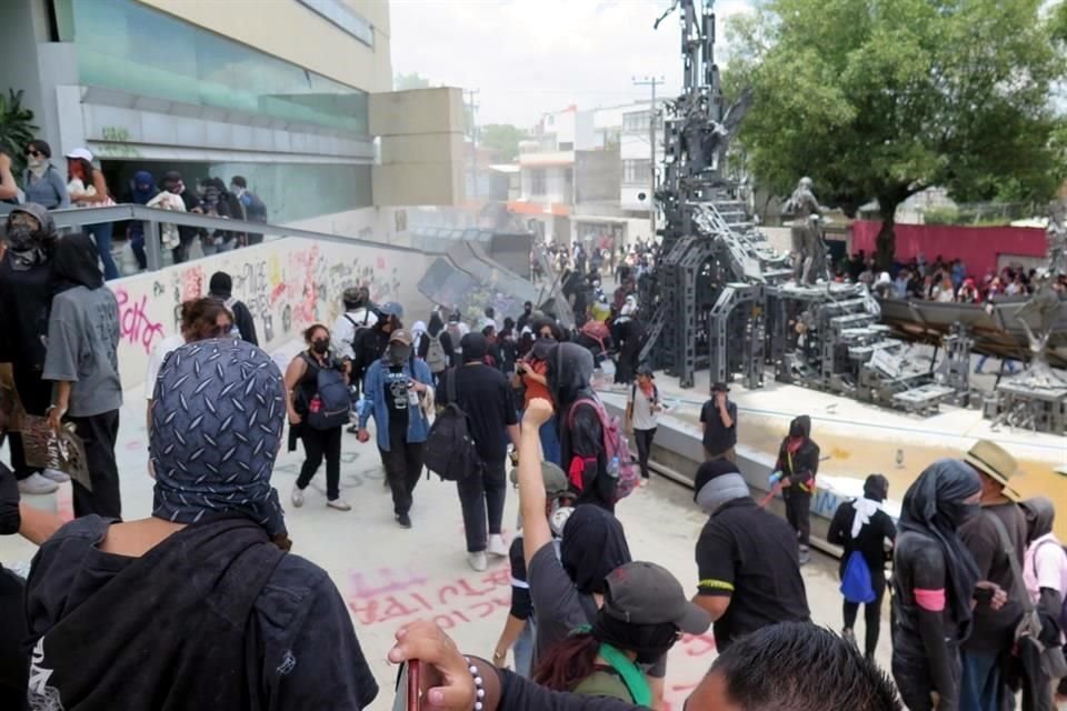La crisis en la universidad mexiquense estalló a principios de este mes, cuando los alumnos se opusieron al proceso de sucesión en Rectoría.