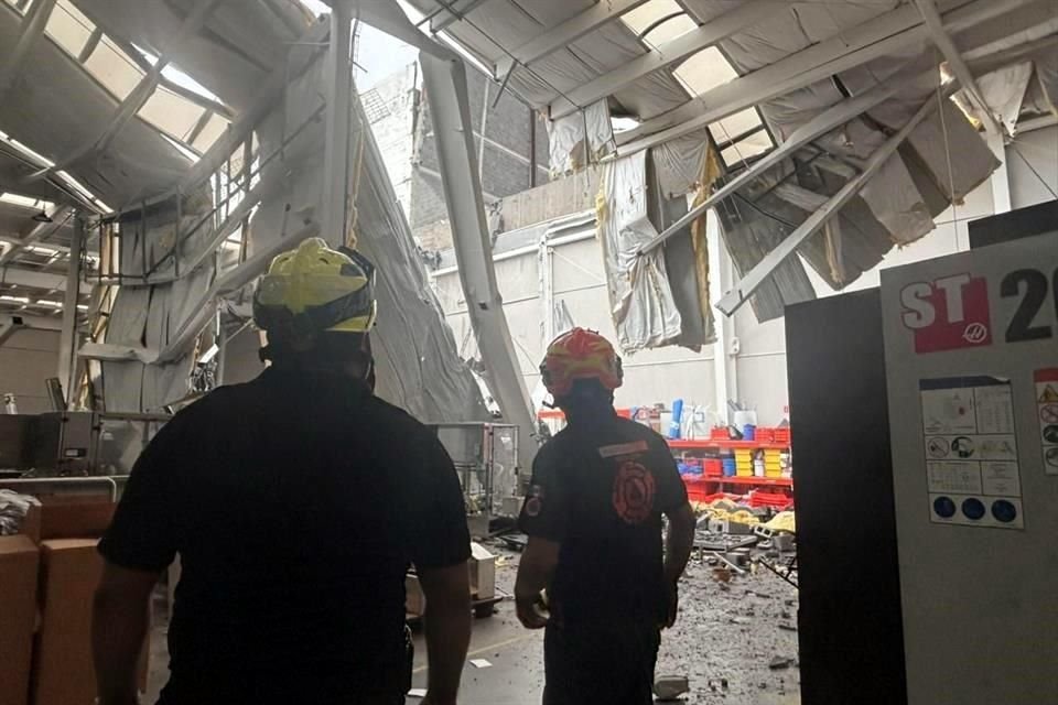 De acuerdo con la corporación de rescate estatal, el accidente fue reportado a las 13:30 horas en la empresa Equitek.