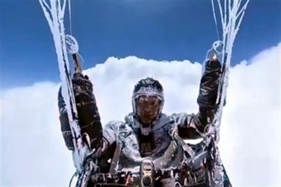 El deportista extremo terminó con hielo en su vestimenta.