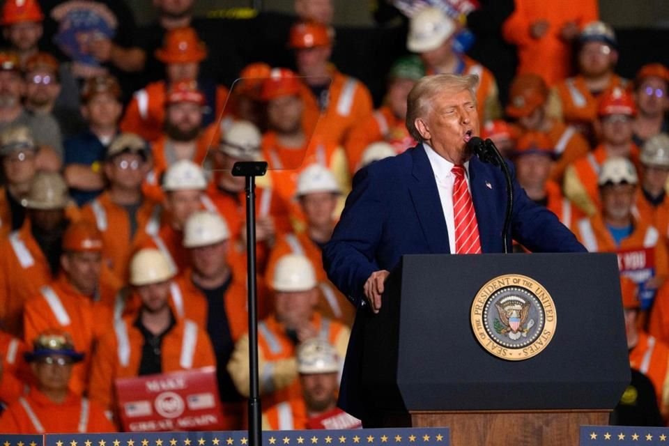 El Presidente Donald Trump anunció ayer que duplicará los aranceles a las importaciones de acero y aluminio del 25 al 50%.