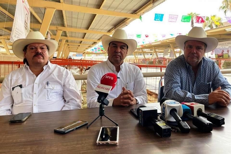 Ramírez Mejía informó que en Nuevo León existen 44 Asociaciones ganaderas y con ellas comenzarán a trabajar cursos especializados para atender la plaga.