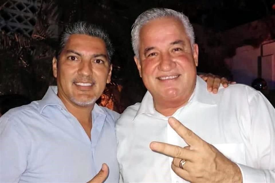 Raúl Ledesma y junto al presidente de la Canaco-Servytur Acapulco, Alejandro Martínez Sidney.