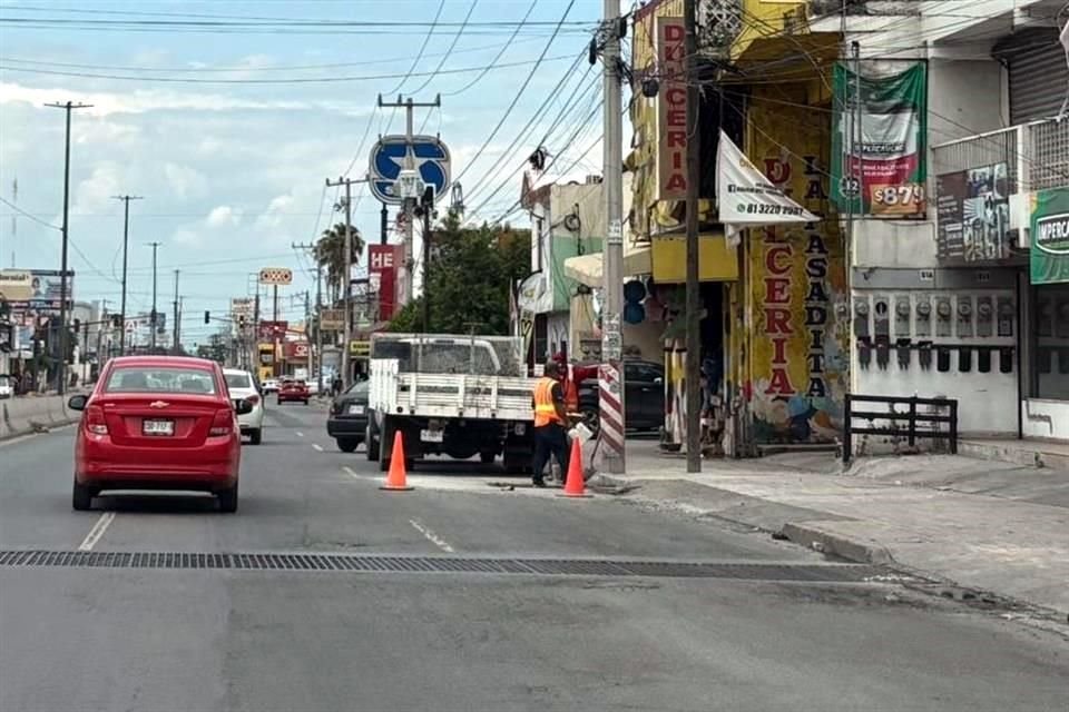Tras hacerse pública la tragedia, personal de Agua y Drenaje acudió alrededor de las 14:30 horas a realizar los trabajos que durante días dejaron pendientes.