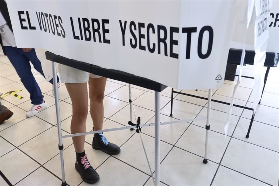 Y los ciudadanos que lleguen a las urnas se espera que lo hagan con acordeones o anotaciones.