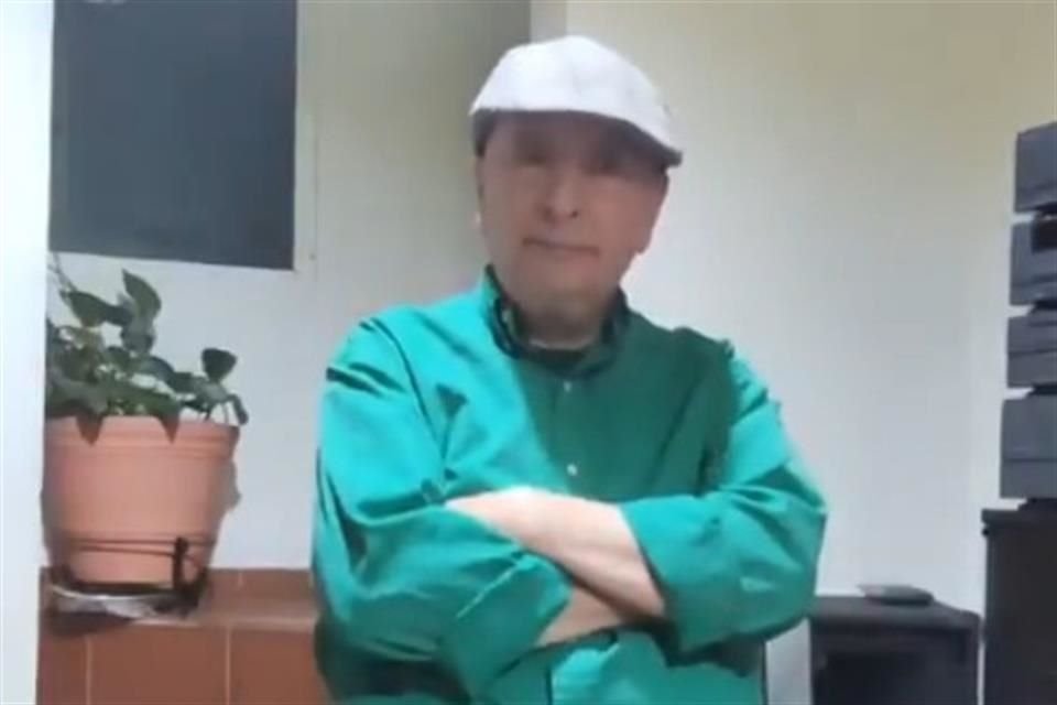 Pineda habló con el mánager del artista y el cantante español pidió no caer ante 'la provocación policial'.