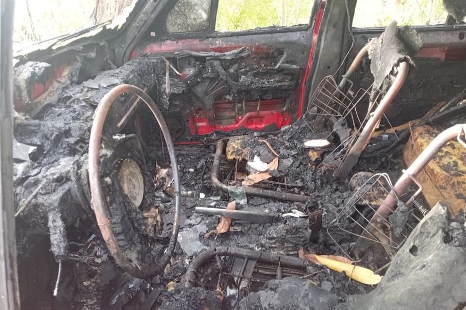 Elementos de la Policía Municipal llegaron al sitio y controlaron el fuego.