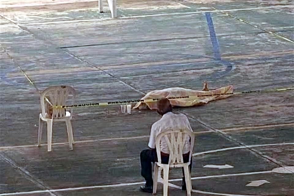 La mujer al pareció murió por un paro cardiaco.