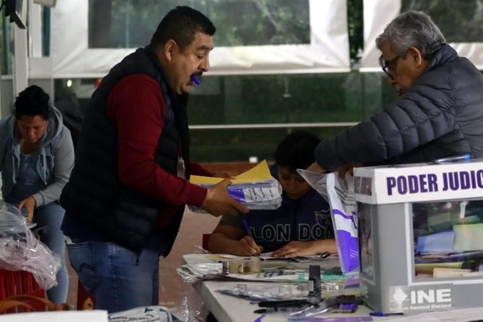 En esta ocasión, los ciudadanos que fungieron como responsables de casillas no contarán los votos en los centros de sufragio.