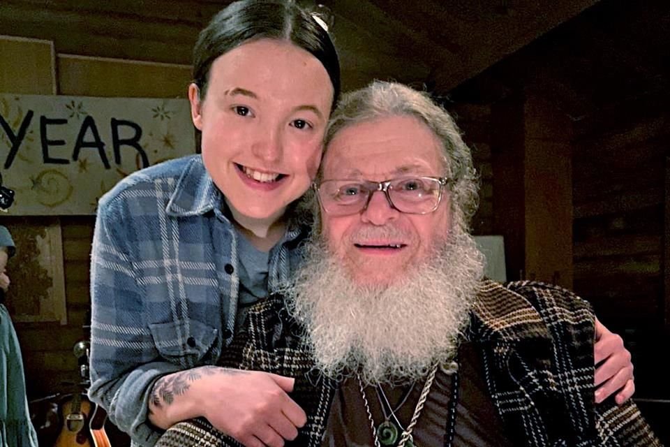 Gustavo Santaolalla, quien hace un cameo en el segundo episodio de la nueva temporada de 'The Last of Us', también hizo la música.