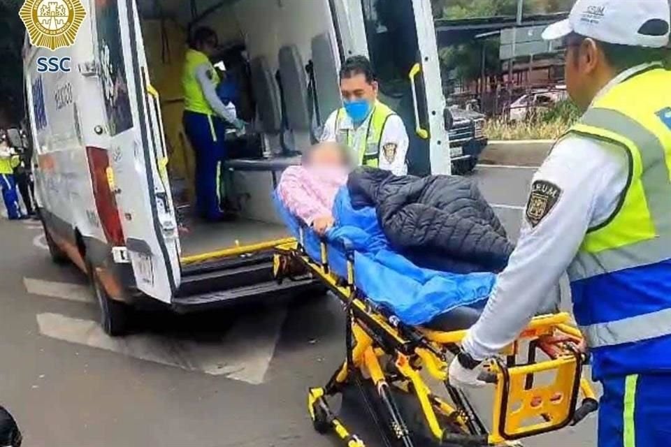 El recién nacido y su mamá fueron trasladados en una ambulancia del ERUM.