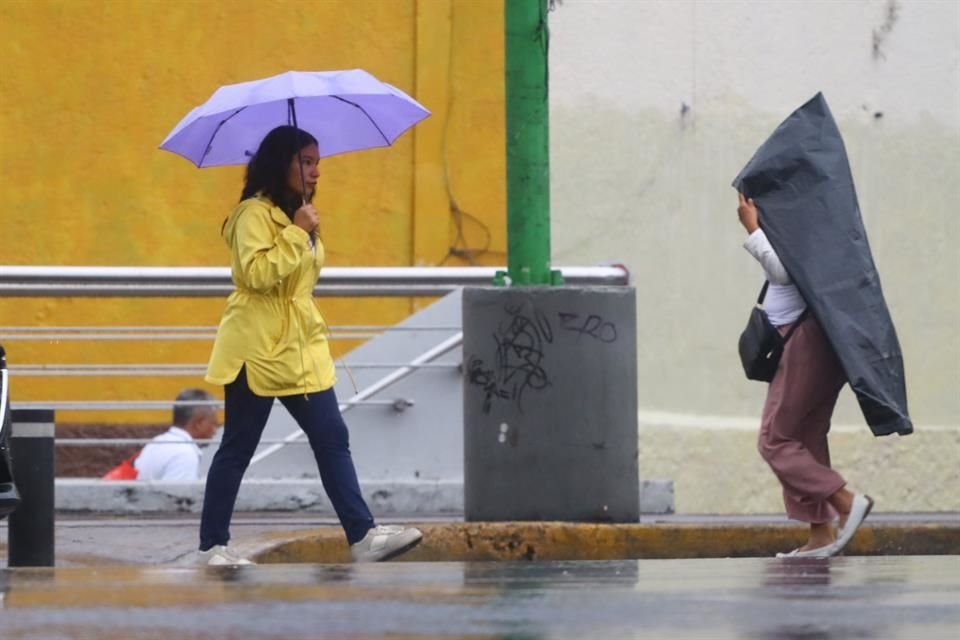 Para la tarde de este lunes, Protección Civil activó dos alertas amarillas por condiciones adversas.