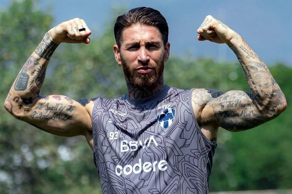 Sergio Ramos estuvo presente en el entrenamiento de Rayados de este martes.