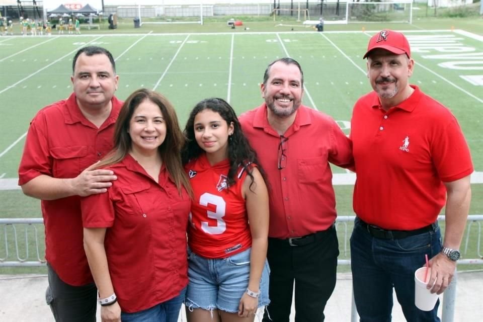 Fernando González, Martha López, Natalia González, Abelardo González y Leobardo Alanís