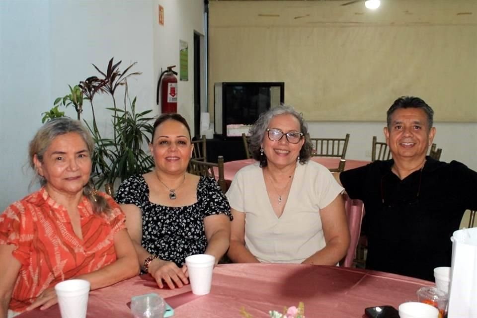 Marcela Nava, Adriana Solís, Ana María Escobedo y Ramón Jiménez