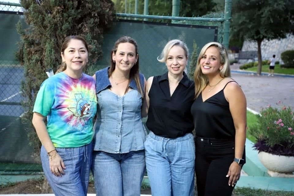 Laura Robledo, Maribel Gutiérrez, Gloria Soto y Daniela Palacio