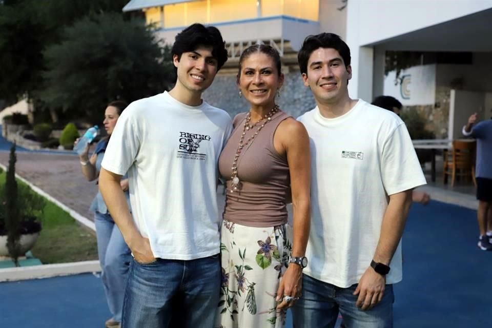 Adrián Tamez, Ivette Sotomayor y Jesús Tamez