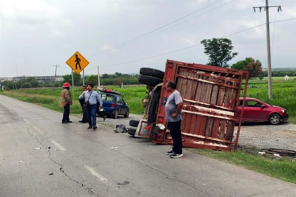 El accidente ocurrió en el kilómetro 10 de la Carretera Cadereyta-Allende, a la altura de la Comunidad El Refugio.