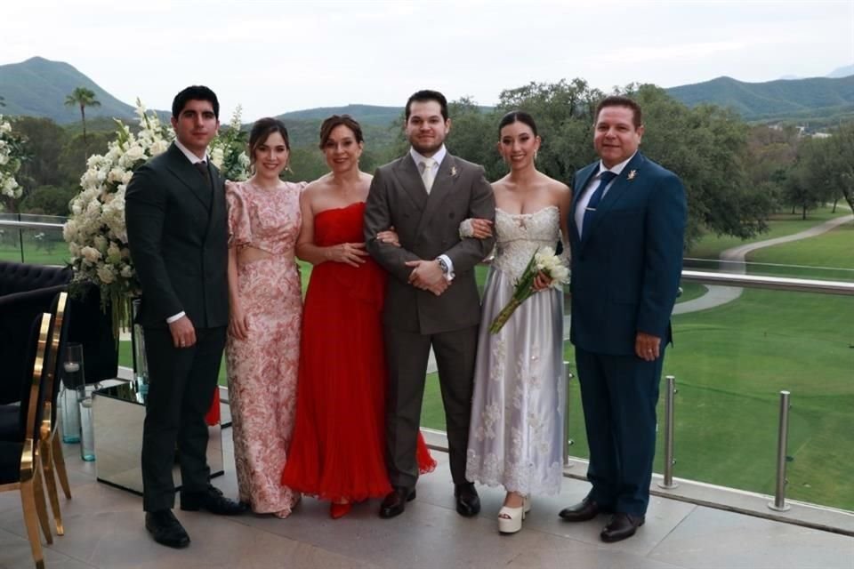 Daniel Palacios,  Adriana García Garza,  Norma Nelly Garza de García, José Arturo García Garza, Eugenia Ortegón Ruiz y José Arturo García López