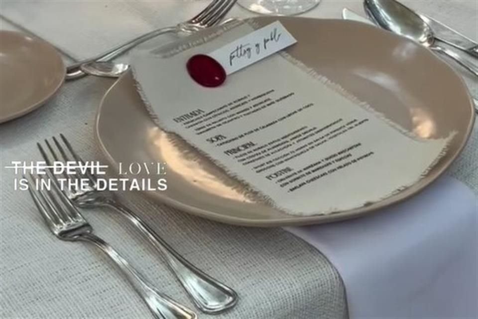 De acuerdo a expertos, por el lugar, arreglos y menú, la boda debió costar más de un millón de pesos, con lo cual el Secretario habría gastado el equivalente a 15 meses de su salario íntegro.