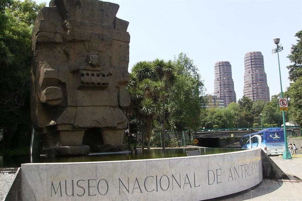 El museo se creó en 1940 tras el traslado de parte del acervo del entonces Museo Nacional de Arqueología, Historia y Etnografía al Castillo de Chapultepec.