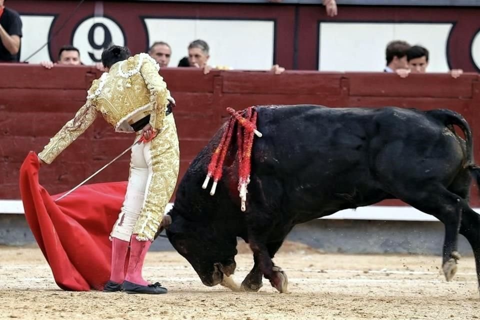 Adame escuchó silencio en su primero y un aviso en su segundo toro
