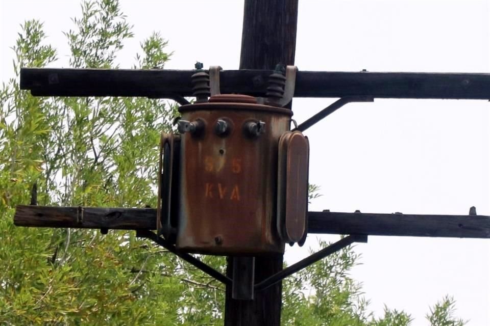 'The Little Orphan' - A transformer that burned down and was abandoned at the intersection of Matamoros and Pino Suárez.