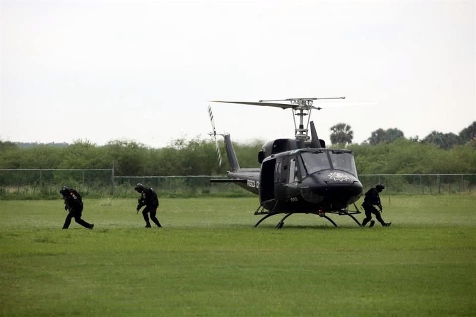 La división 'Fuerza de Reacción Aeromóvil' usa el helicóptero Black Hawk y los vehículos blindados Black Mambas.
