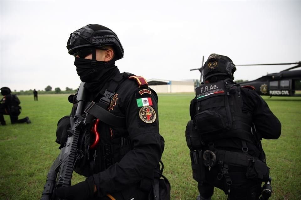 La división 'Fuerza de Reacción Aeromóvil' usa el helicóptero Black Hawk y los vehículos blindados Black Mambas.