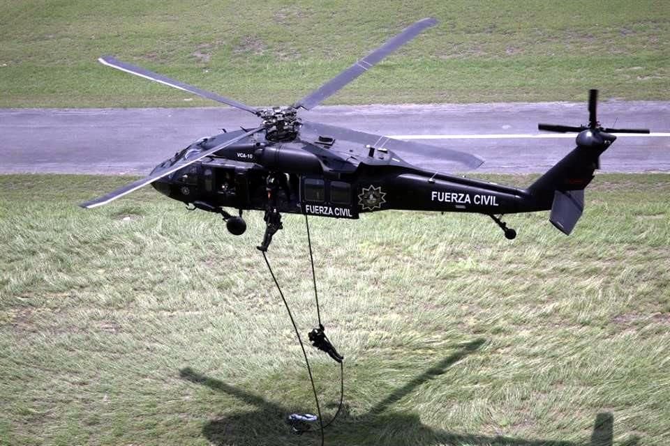 La división 'Fuerza de Reacción Aeromóvil' usa el helicóptero Black Hawk y los vehículos blindados Black Mambas.