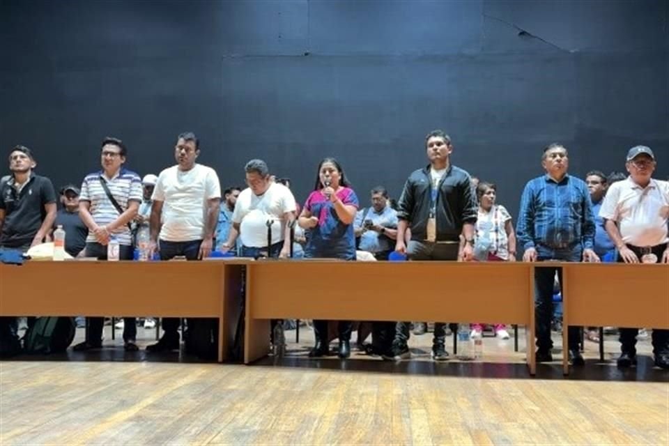 La Sección 22, encabezada por Yenny Pérez, aporta la mayor parte de los maestros que acampan en la Plaza de la Constitución.