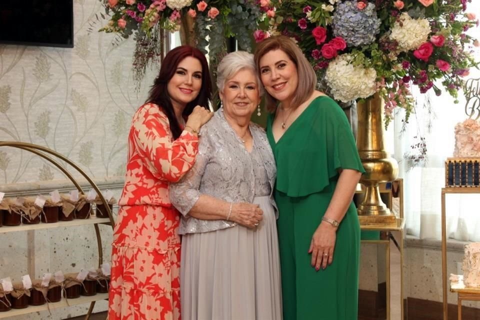 Myrna Garza de Treviño, Bertha Cárdenas de Garza e Irasema Garza de Elizondo