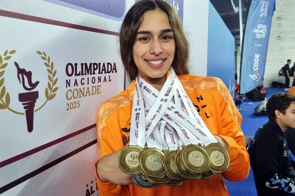 Fernanda Elizondo se colgó ochos oros en la Olimpiada Nacional.