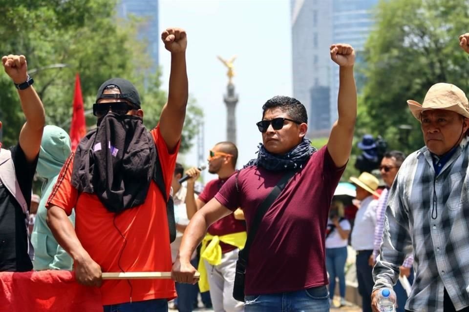Los docentes aún no definen cuándo levantarán el plantón en el Zócalo.